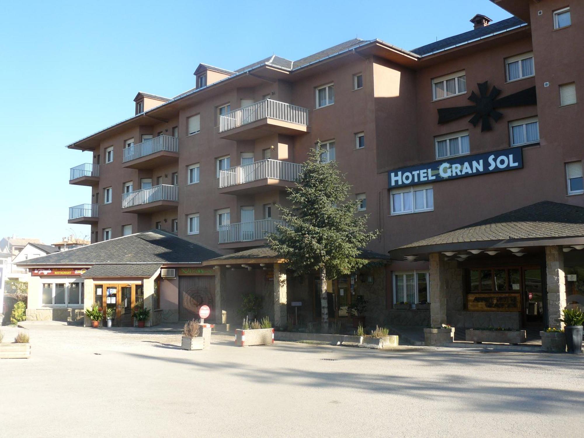 Hotel Gran Sol Solsona Kültér fotó